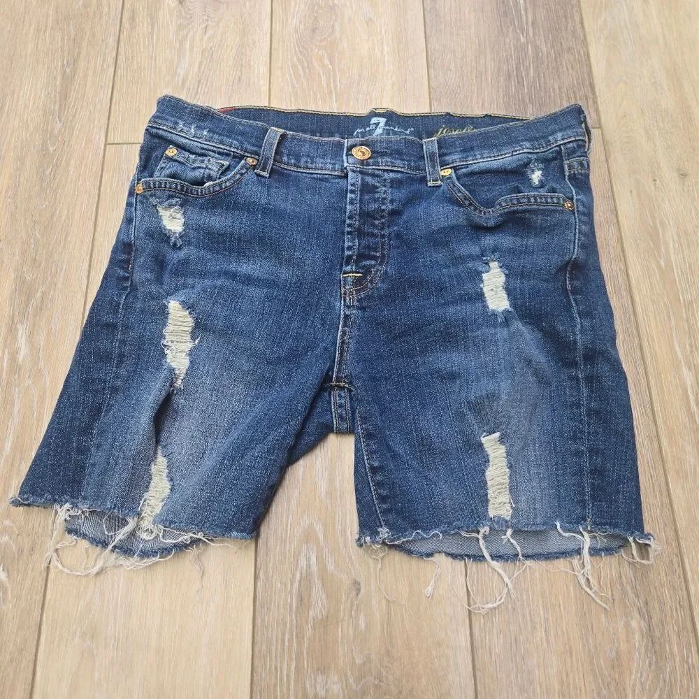 7 For All Mankind Josefina Skinny Boyfriend Button Close Cutoffs Ripped Size 6/8